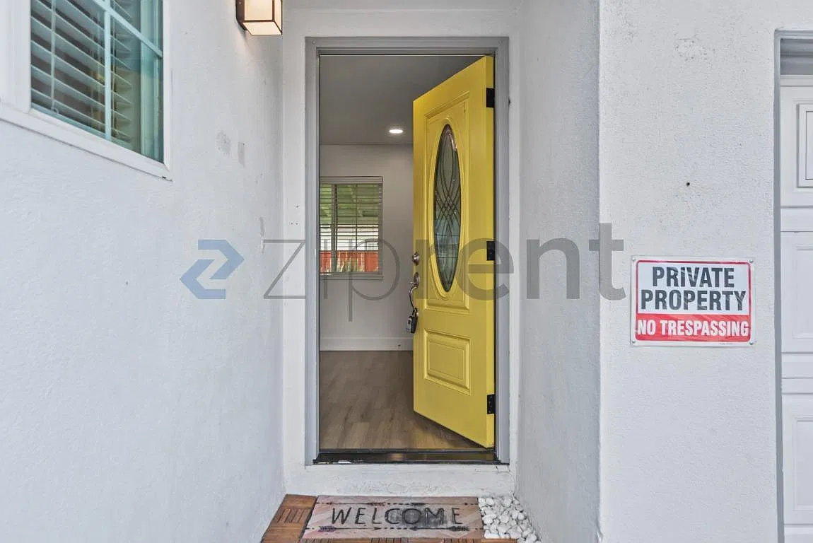4 bed, 1167 sqft, $5,145 — Photo 3