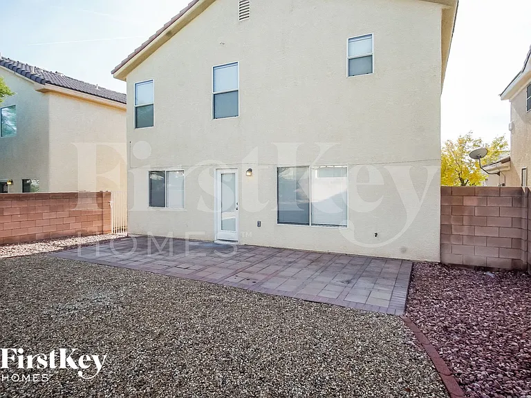 5040 Frozen Springs Ct — Photo 15
