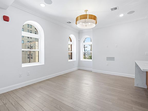 5th image of 133 Clifton Pl Floor 2