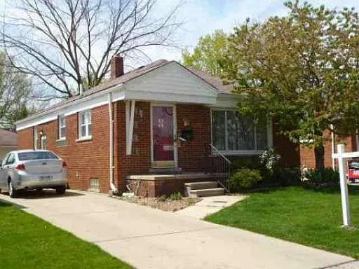 22816 Alger St photo 1