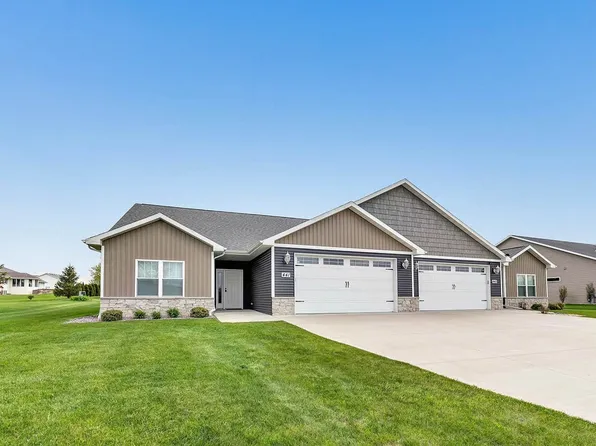 441 Longwood Ln, Wrightstown, WI 54180