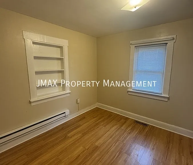 1624 Redwood Rd SE — Photo 6