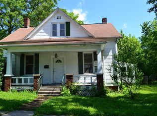 525 W Schuetz St, Lebanon, IL 62254