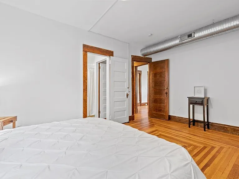 212 Maple St #1 — Photo 21