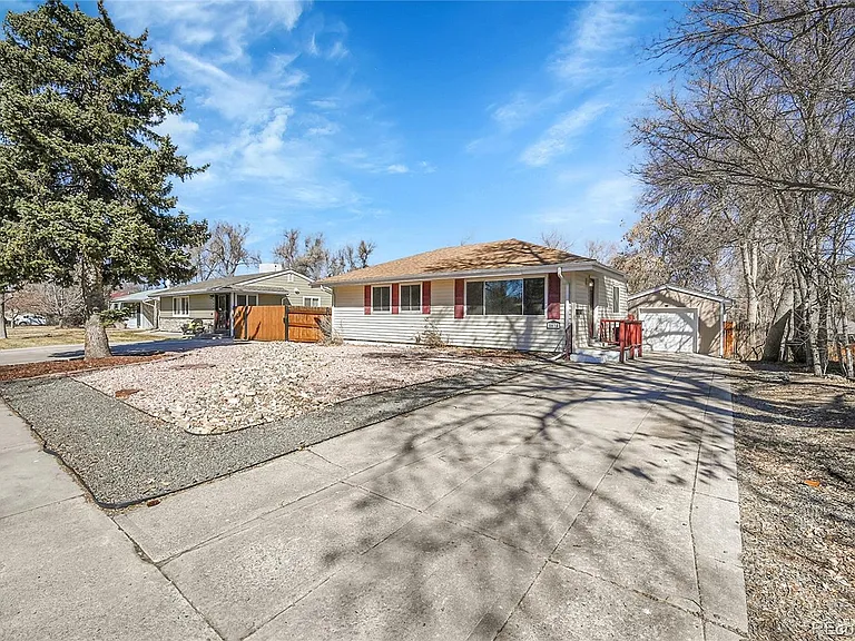 5635 Nebraska Way — Photo 2