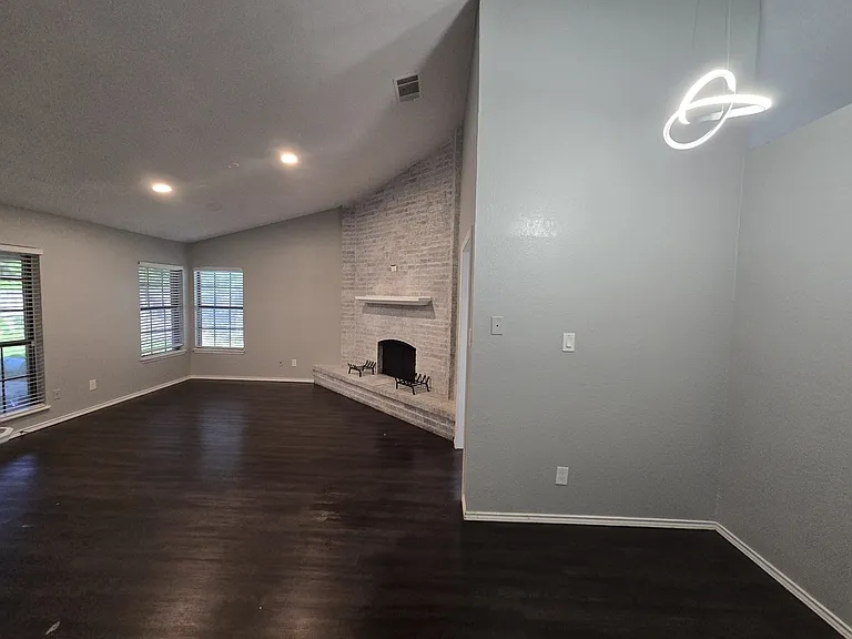 7005 Wills Dr — Photo 4