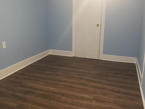 4th image of 499 Midland Ave Floor 1