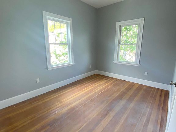 5th image of 32 Putnam Ave APT 2