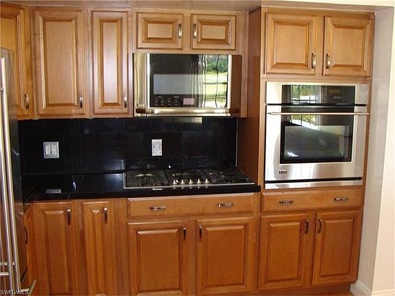 5th image of 2602 SW 15th Pl