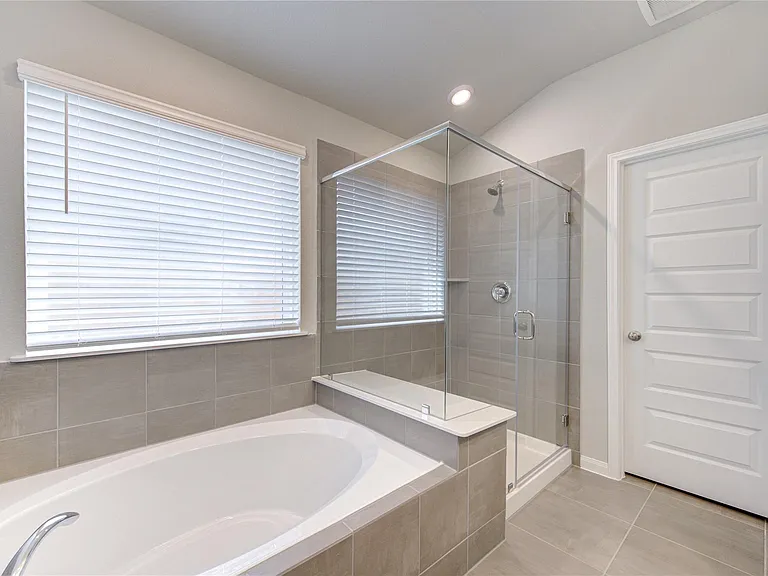 21514 Pachino Ln — Photo 38