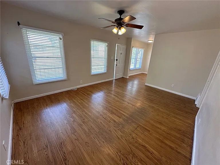 210 S Bush St — Photo 13
