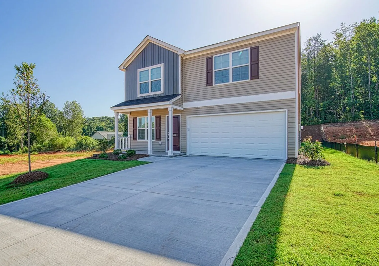 4 BR, 2.5 BA, 2 Car Garage, Boiling Springs School District 2 — Photo 2