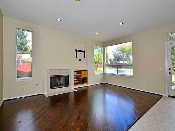 5th image of 555 Padrone Pl