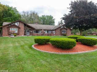 W151N7980 Hilltop Dr, Hartford, WI 53051