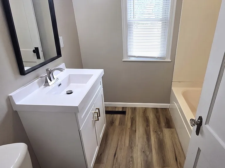 202 1st St W #202 — Photo 5