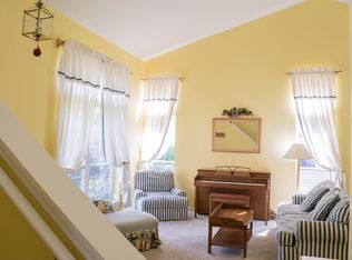 657 Chestnut Dr, Carol Stream, IL 60188