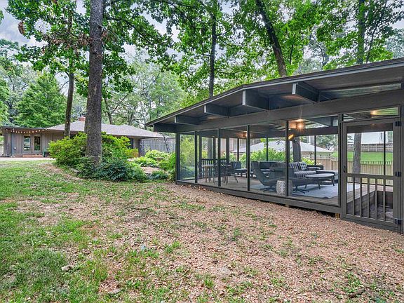 5th image of 1417 E Crestwood Dr