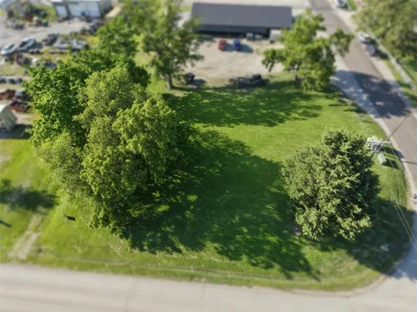 Main & Pineview St, Stanberry, MO 64489