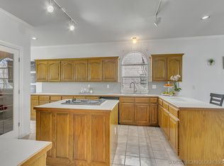 2408 W Vicksburg St, Broken Arrow, OK 74011