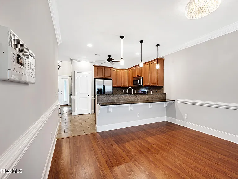 2400 Dovedale Ct #B — Photo 14