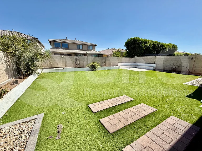 8943 W Marshall Ave — Photo 22