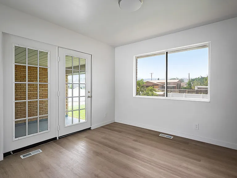 11044 S Temple Dr — Photo 14