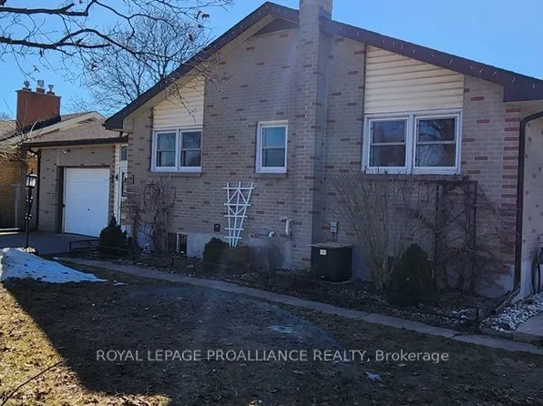 4 Gearin St, Quinte West, ON K8V 3Y1