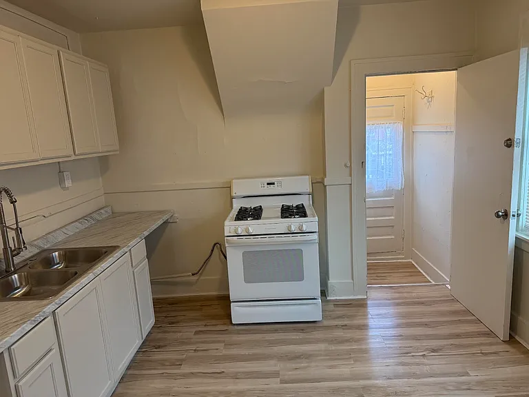 12144 Washburn St #2 — Photo 7