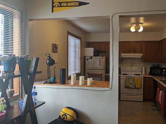 3rd image of 413 S Johnson St #A7b950e26