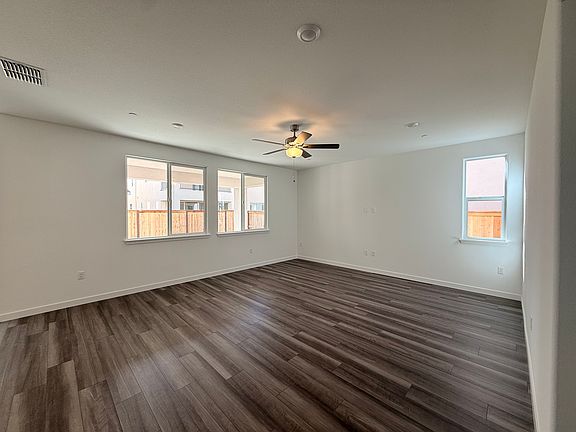 3rd image of 3712 Benicia Ave