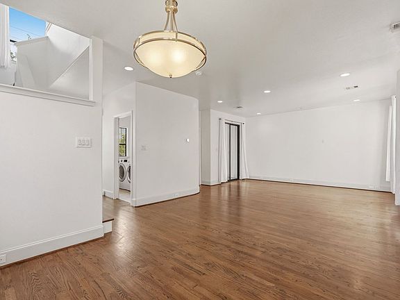 4th image of 2816 Rusk St