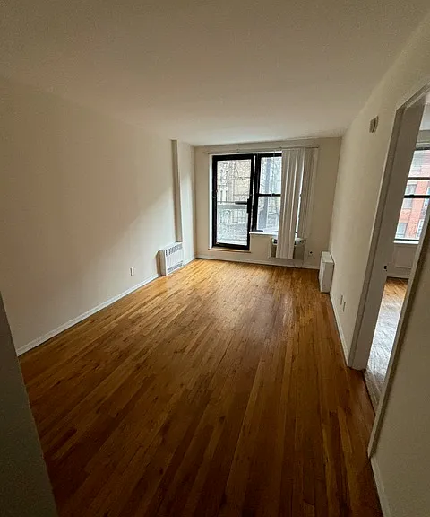 155 E 30th St #4C — Photo 1