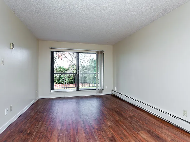 8200 Colonial Dr — Photo 7