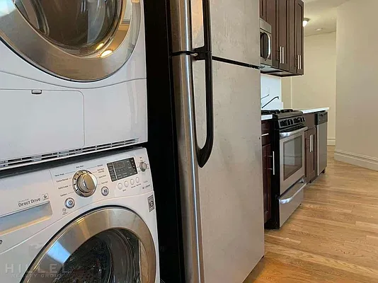 Rented by Hillel Realty Group | media 4