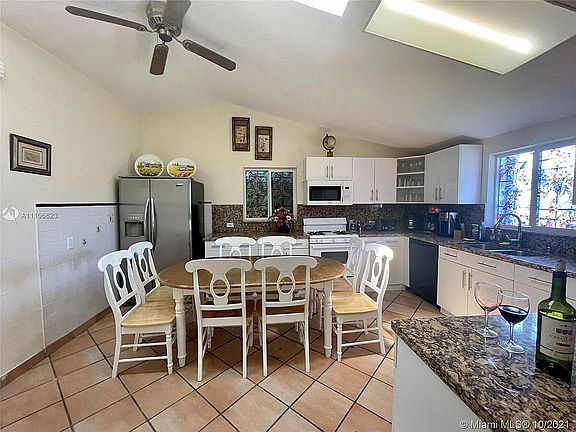5th image of 10421 SW 141st Dr