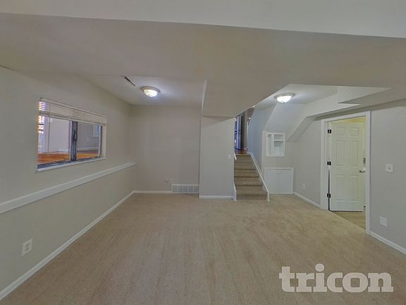 3rd image of 3015 Moonbeam Cir N