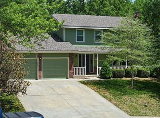 102 Willow Point, Lansing, KS 66043