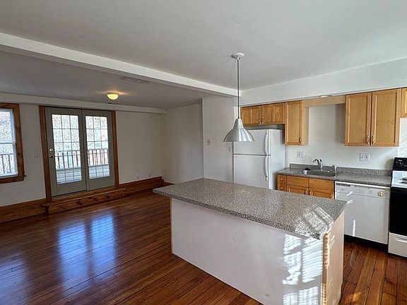 4th image of 3732 Saint Paul St APT B