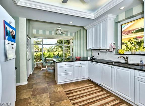 4th image of 4703 Yacht Harbor Dr