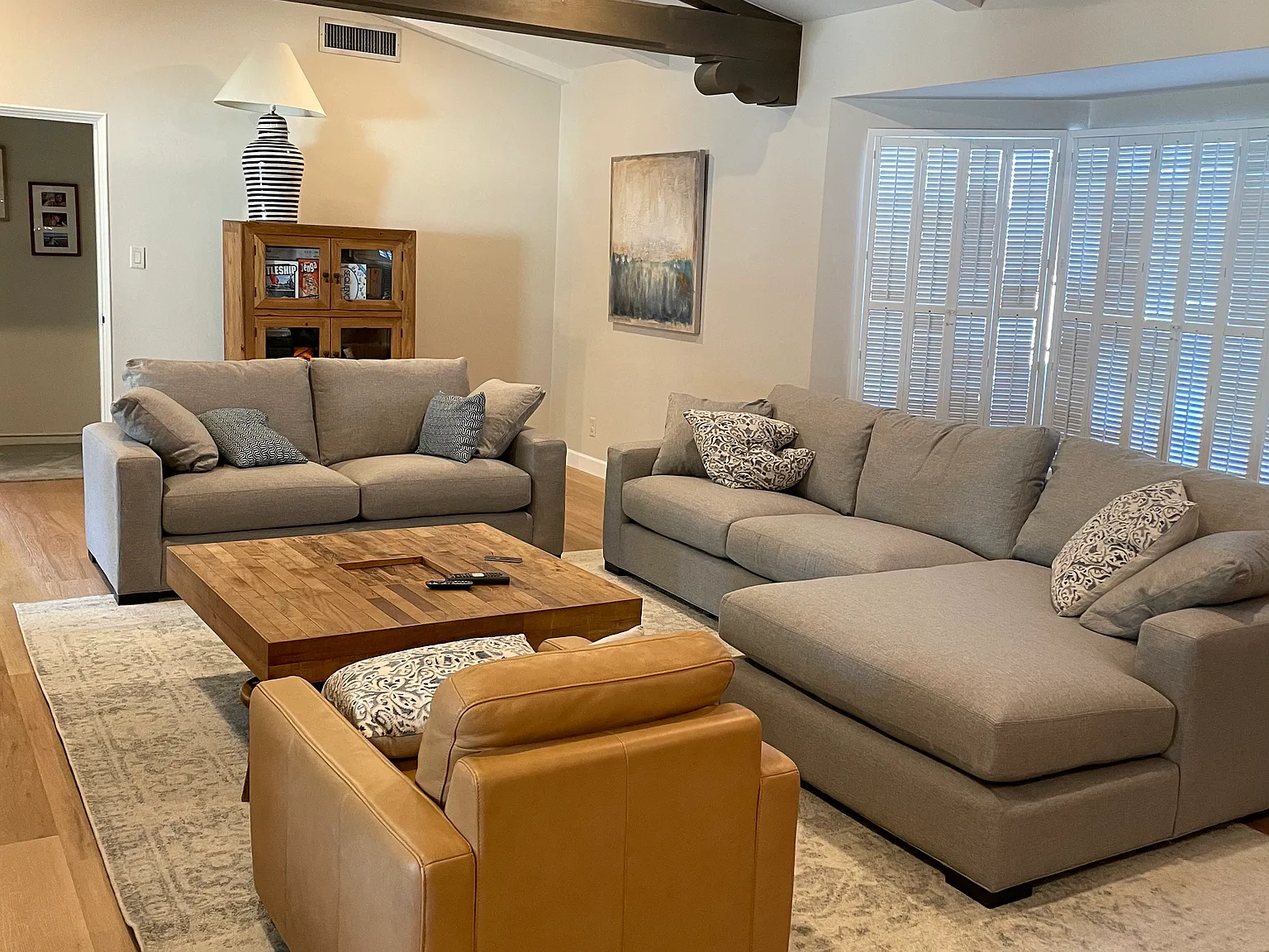 5 bed, 3400 sqft, $4,300 — Photo 3