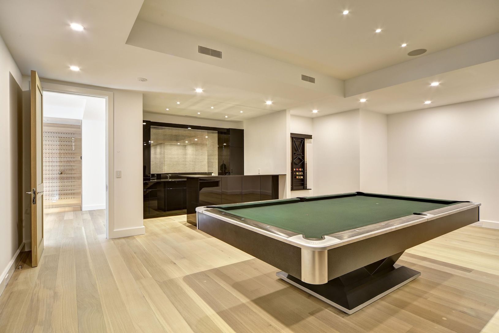  billiard room