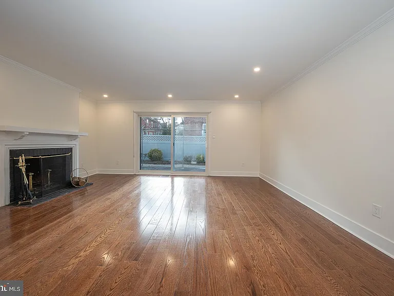 15 Llanfair Rd #A — Photo 5
