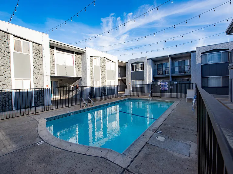 The Canyons at Santa Clarita Apartments — Photo 12