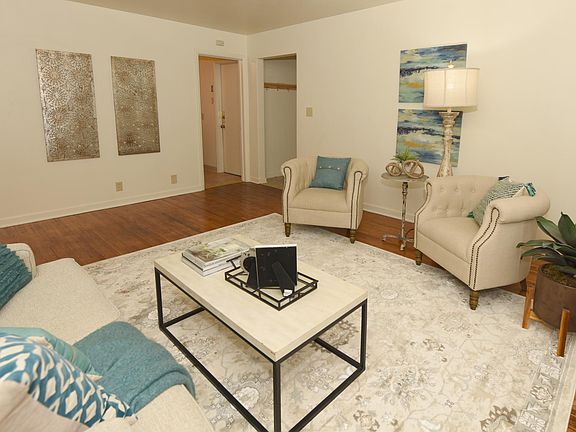 3rd image of 621 1st Ave S APT 4