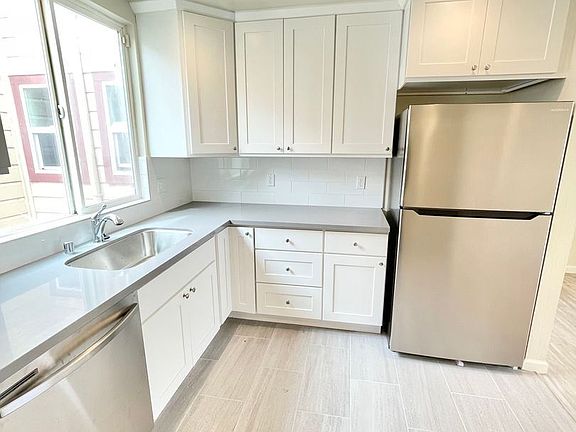 2nd image of 2415 Judah St APT 8