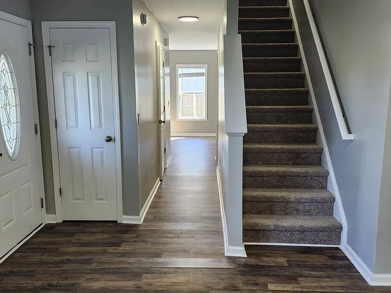 43 Derby Ln — Photo 18