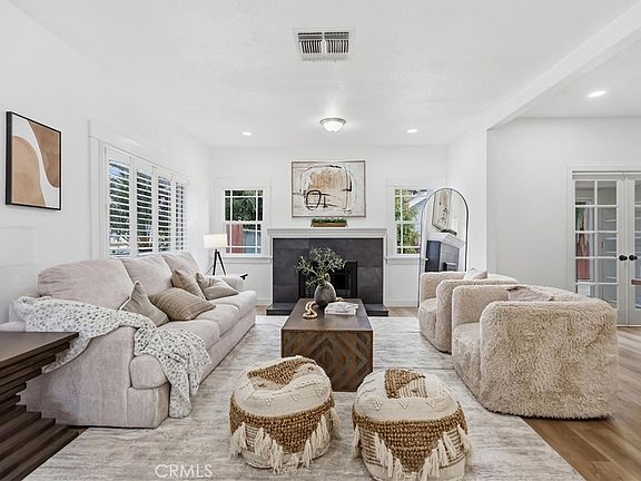 4th image of 332 Chester Pl