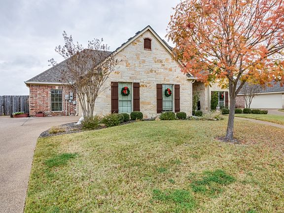 4th image of 1113 Camden Ct