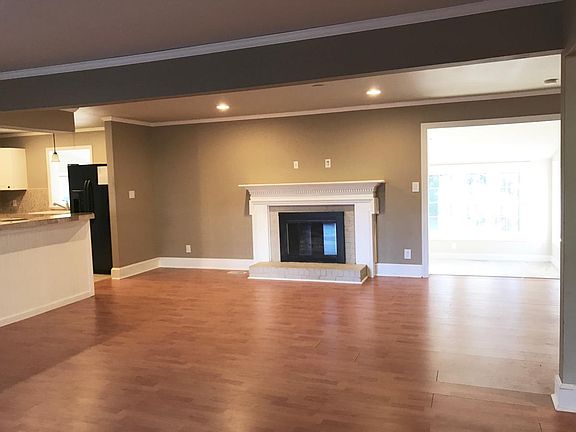 4th image of 9590 Sunway Dr