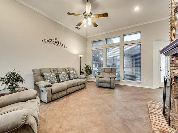4th image of 2305 Bent Brook Dr